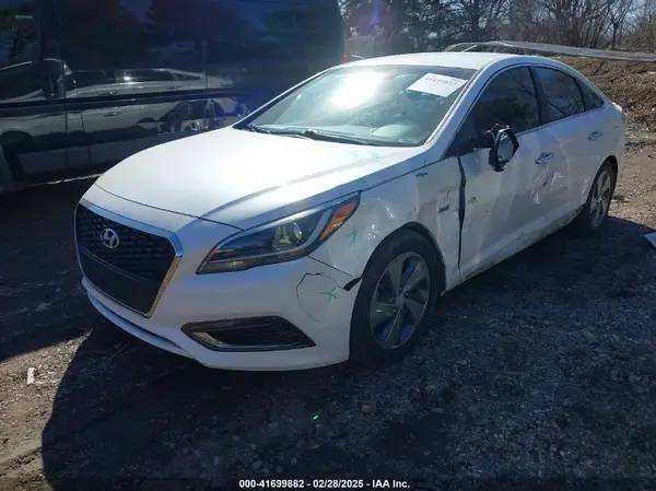 KMHE34L38HA069417 2017 HYUNDAI SONATA - Image 2