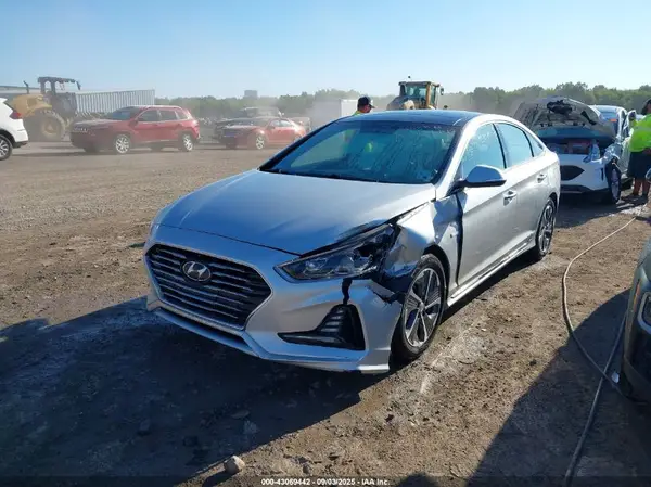 KMHE34L38JA083498 2018 HYUNDAI SONATA - Image 2