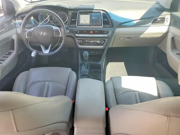 KMHE34L38KA084913 2019 HYUNDAI SONATA - Image 8