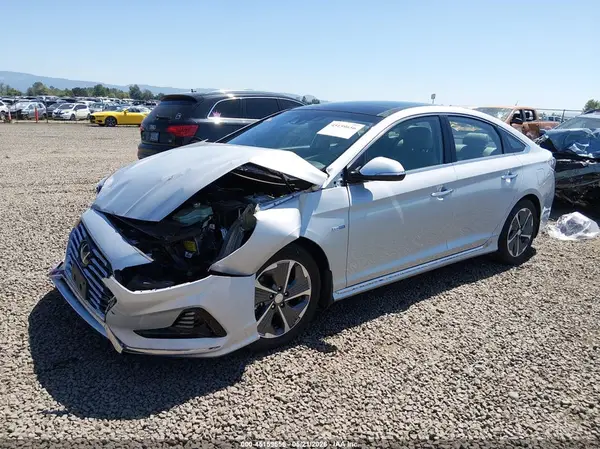 KMHE34L38KA091098 2019 HYUNDAI SONATA - Image 2