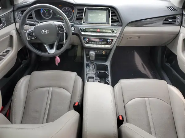 KMHE34L38KA093143 2019 HYUNDAI SONATA - Image 8