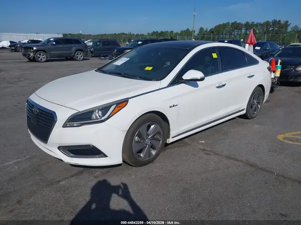 KMHE34L39HA069670 2017 HYUNDAI SONATA - Image 2
