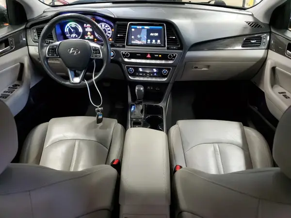 KMHE34L39JA079881 2018 HYUNDAI SONATA - Image 8
