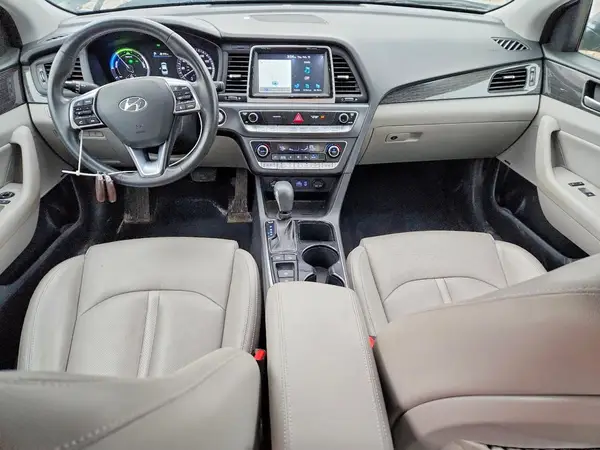 KMHE34L39JA080755 2018 HYUNDAI SONATA - Image 8