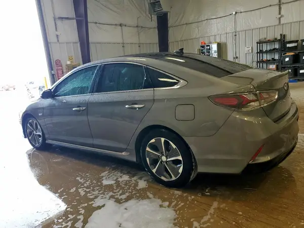 KMHE34L39JA085745 2018 HYUNDAI SONATA - Image 2