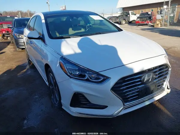 KMHE34L39KA093197 2019 HYUNDAI SONATA - Image 1