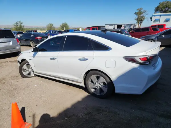 KMHE34L3XHA074635 2017 HYUNDAI SONATA - Image 2