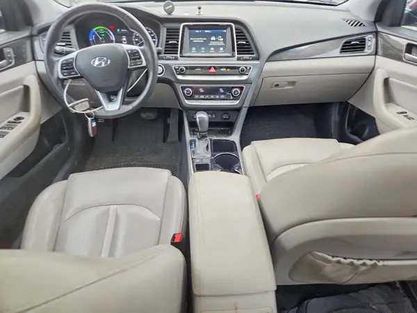 KMHE34L3XJA082420 2018 HYUNDAI SONATA - Image 8