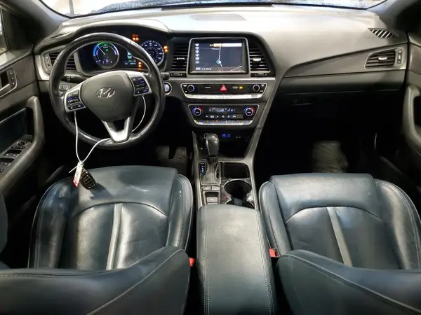 KMHE34L3XJA083972 2018 HYUNDAI SONATA - Image 8