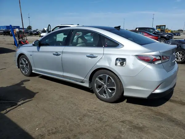 KMHE34L3XJA086743 2018 HYUNDAI SONATA - Image 2