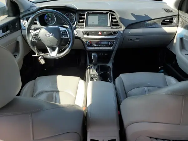 KMHE34L3XJA086743 2018 HYUNDAI SONATA - Image 8