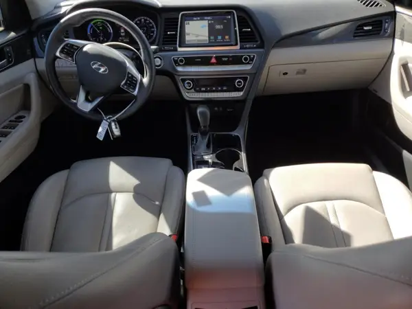 KMHE34L3XKA089241 2019 HYUNDAI SONATA - Image 8
