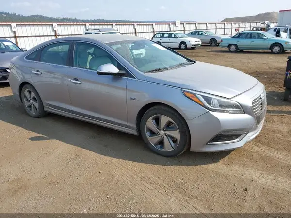 KMHE54L20HA049292 2017 HYUNDAI SONATA - Image 1
