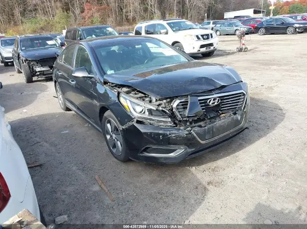 KMHE54L20HA049373 2017 HYUNDAI SONATA - Image 1