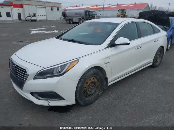 KMHE54L21GA035724 2016 HYUNDAI SONATA - Image 2