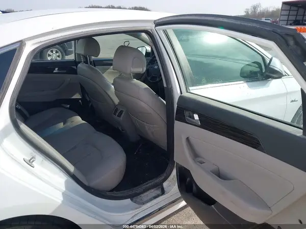 KMHE54L21HA059670 2017 HYUNDAI SONATA - Image 8