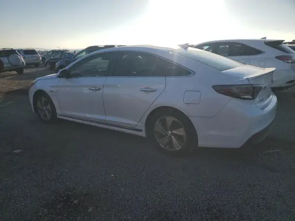 KMHE54L23GA024952 2016 HYUNDAI SONATA - Image 2