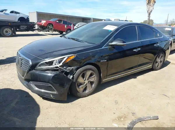 KMHE54L23HA061016 2017 HYUNDAI SONATA - Image 2