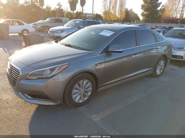 KMHE54L23HA074770 2017 HYUNDAI SONATA - Image 2