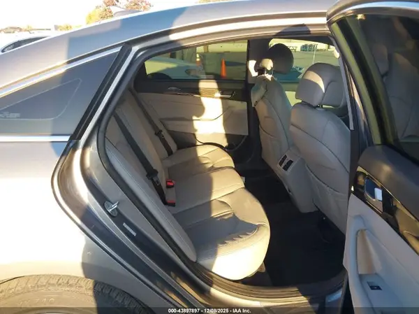 KMHE54L23HA074770 2017 HYUNDAI SONATA - Image 8