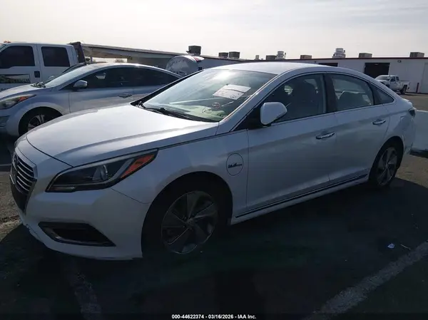 KMHE54L25GA024693 2016 HYUNDAI SONATA - Image 2