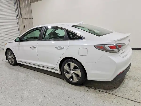 KMHE54L26HA059681 2017 HYUNDAI SONATA - Image 2