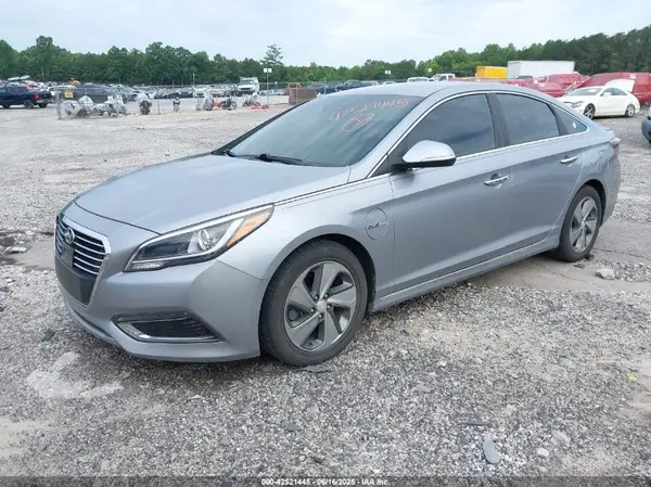 KMHE54L28HA049623 2017 HYUNDAI SONATA - Image 2