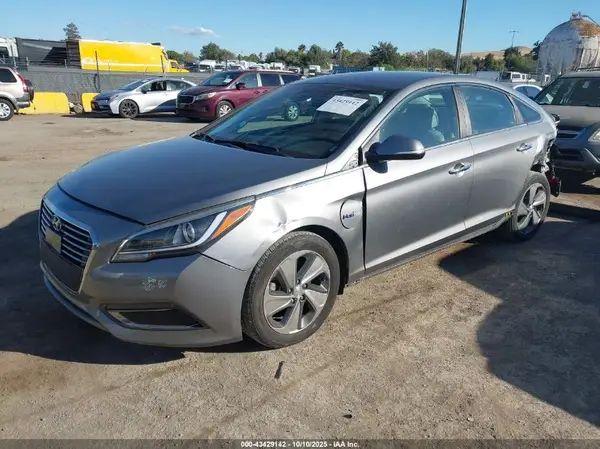 KMHE54L28HA063330 2017 HYUNDAI SONATA - Image 2