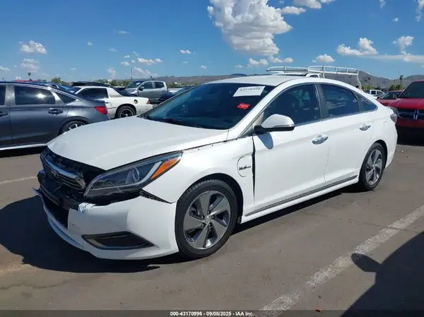 KMHE54L28HA071637 2017 HYUNDAI SONATA - Image 2
