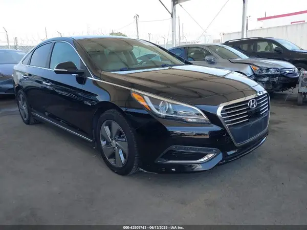 KMHE54L29GA029492 2016 HYUNDAI SONATA - Image 1