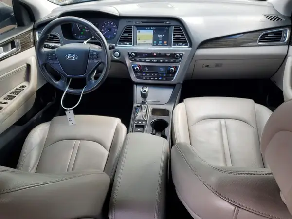 KMHE54L29HA060789 2017 HYUNDAI SONATA - Image 8