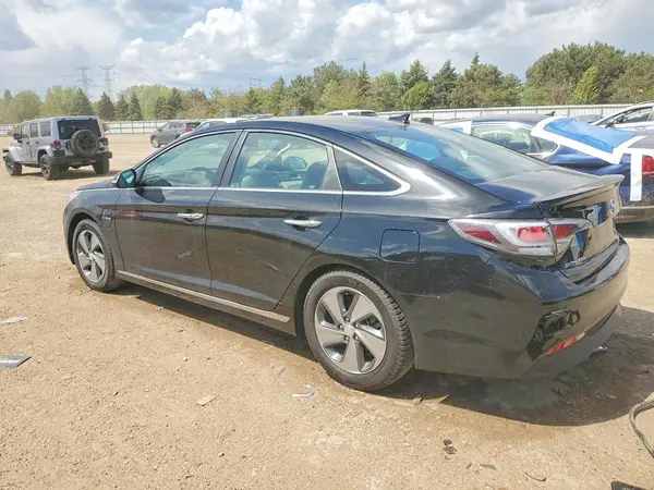 KMHE54L29HA060811 2017 HYUNDAI SONATA - Image 2