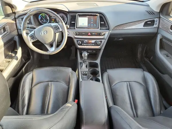 KMHE54L29KA090298 2019 HYUNDAI SONATA - Image 8
