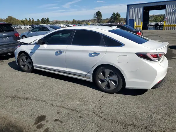 KMHE54L2XGA026293 2016 HYUNDAI SONATA - Image 2