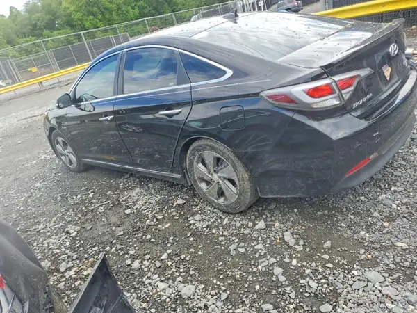 KMHE54L2XHA045217 2017 HYUNDAI SONATA - Image 2