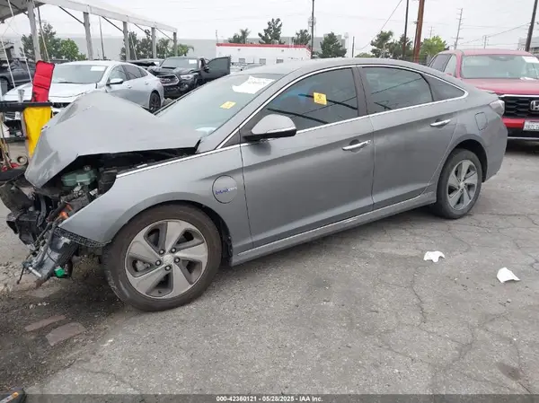 KMHE54L2XHA071574 2017 HYUNDAI SONATA - Image 2