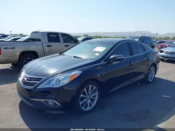 KMHFG4JG0HA578156 2017 HYUNDAI AZERA - Image 2
