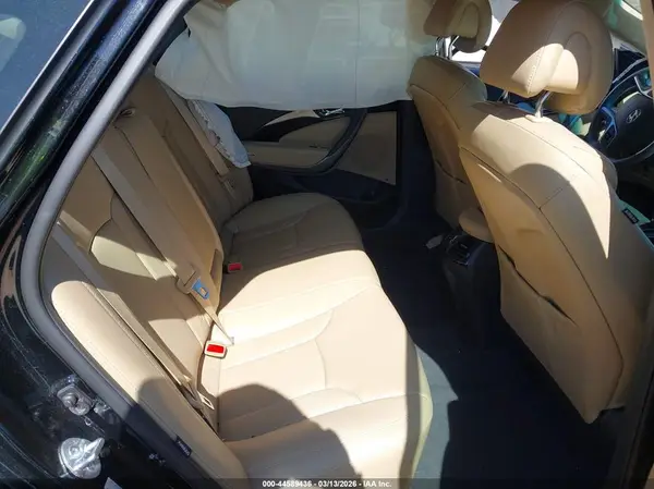 KMHFG4JG3HA590303 2017 HYUNDAI AZERA - Image 8