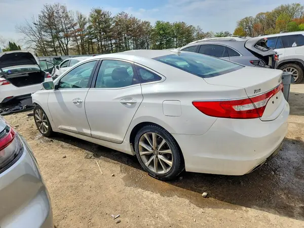 KMHFG4JG4HA587653 2017 HYUNDAI AZERA - Image 2