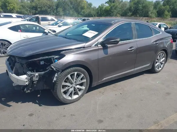 KMHFG4JG6GA506165 2016 HYUNDAI AZERA - Image 2