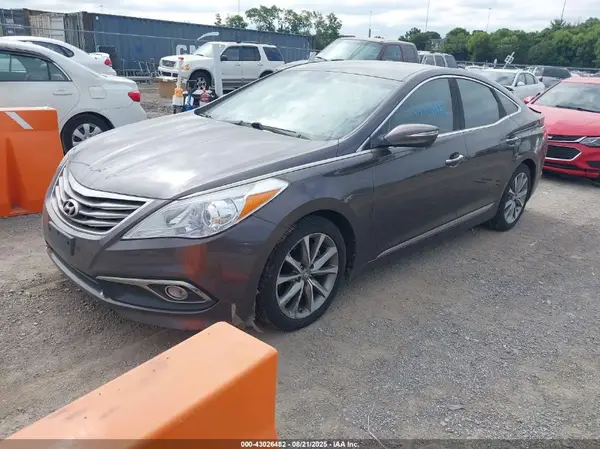 KMHFG4JG6GA554944 2016 HYUNDAI AZERA - Image 2