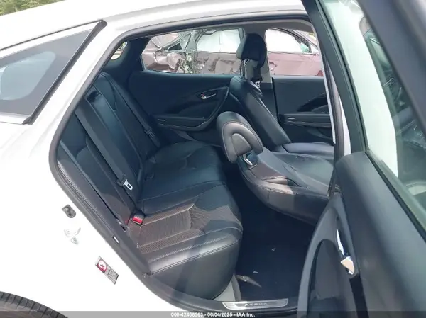 KMHFG4JG6HA574743 2017 HYUNDAI AZERA - Image 8