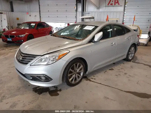 KMHFG4JG7HA572726 2017 HYUNDAI AZERA - Image 2