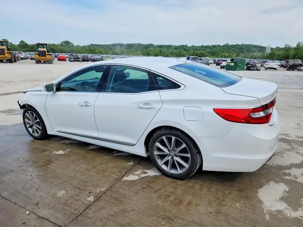 KMHFG4JG7HA577523 2017 HYUNDAI AZERA - Image 2