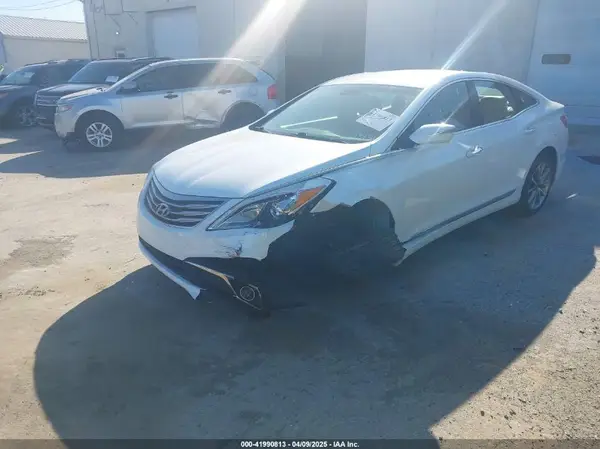 KMHFG4JG7HA590918 2017 HYUNDAI AZERA - Image 2