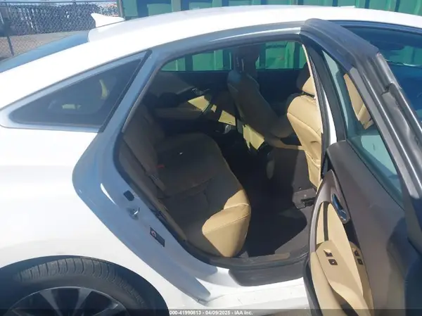 KMHFG4JG7HA590918 2017 HYUNDAI AZERA - Image 8