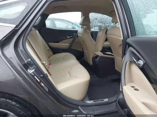 KMHFG4JG9GA527429 2016 HYUNDAI AZERA - Image 8
