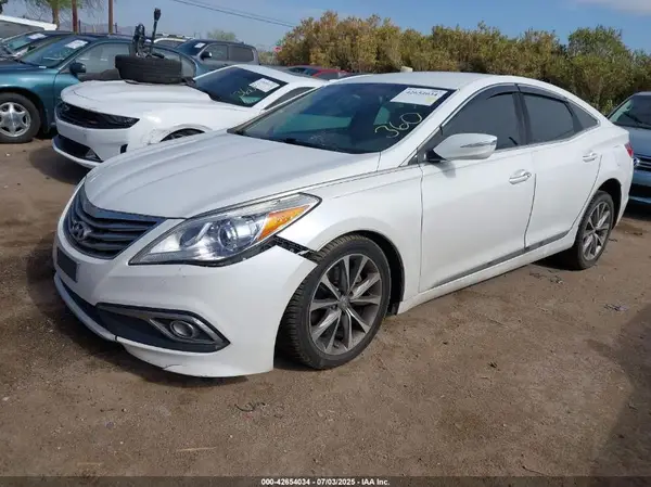 KMHFG4JG9HA572677 2017 HYUNDAI AZERA - Image 2