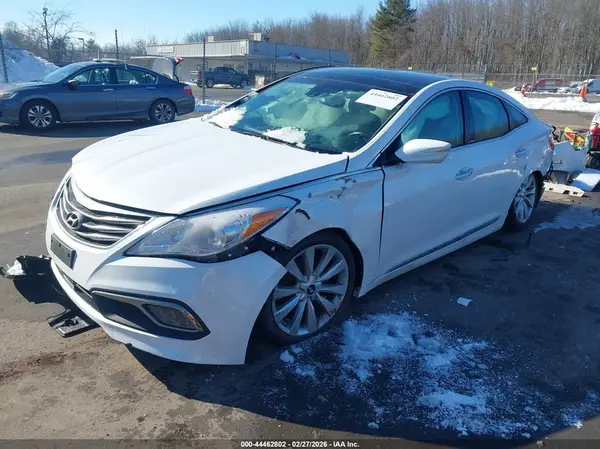 KMHFH4JG0HA588053 2017 HYUNDAI AZERA - Image 2