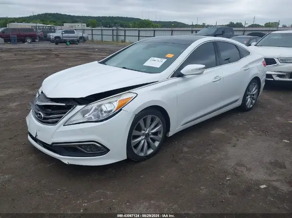 KMHFH4JG1HA588305 2017 HYUNDAI AZERA - Image 2